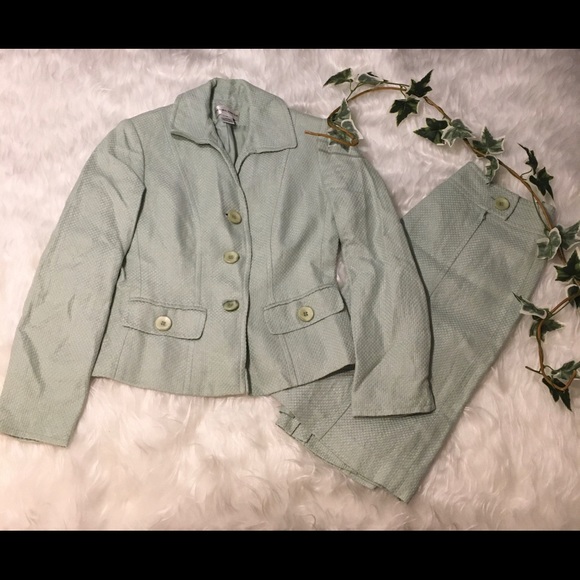 Jones New York Jackets & Blazers - Jones New York Suit